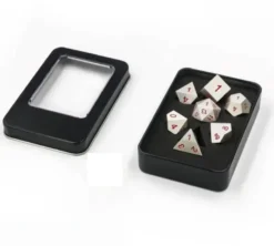 A Role Playing Dice Set Metallic - Silver med Röda siffror
