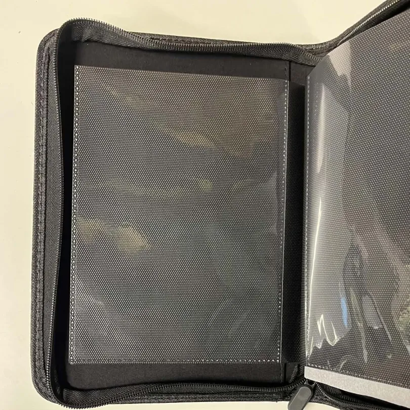 Dragons Lair Zip Cardbinder för Stora Pokemon Kort