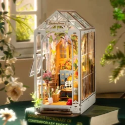 Garden House - Book Nook Kit - Rolife