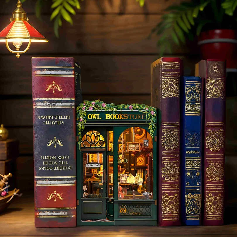 Owl Bookstore - Book Nook Kit - CuteBee