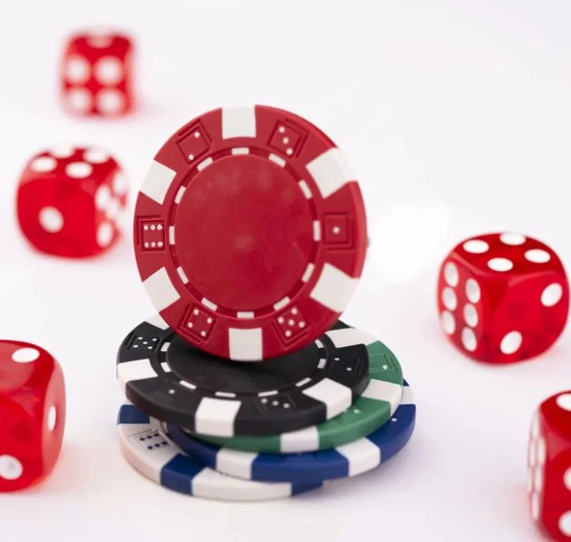 Pokerset i metallväska, med 300 marker (11.5 grams)