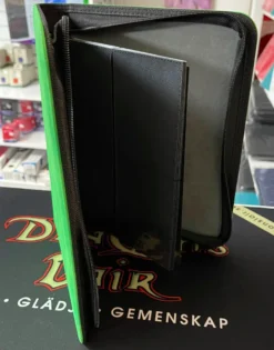Toploader Zip Cardbinder 4 Pocket 112 Cards Green