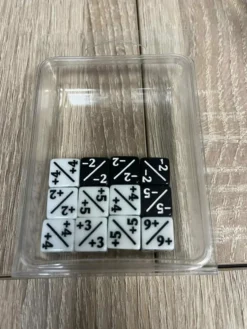 Vit/Svart Positive/Negative D6 Dice 12 mm (12st)